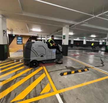 How do I choose a commercial cleaner in Newcastle?